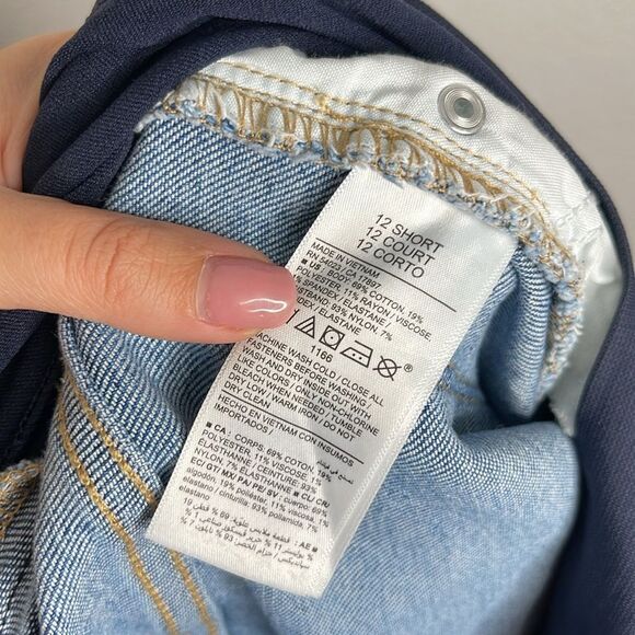 Old Navy Maternity Distressed Skinny Jeans Size 12 Short - Picture 3 of 4